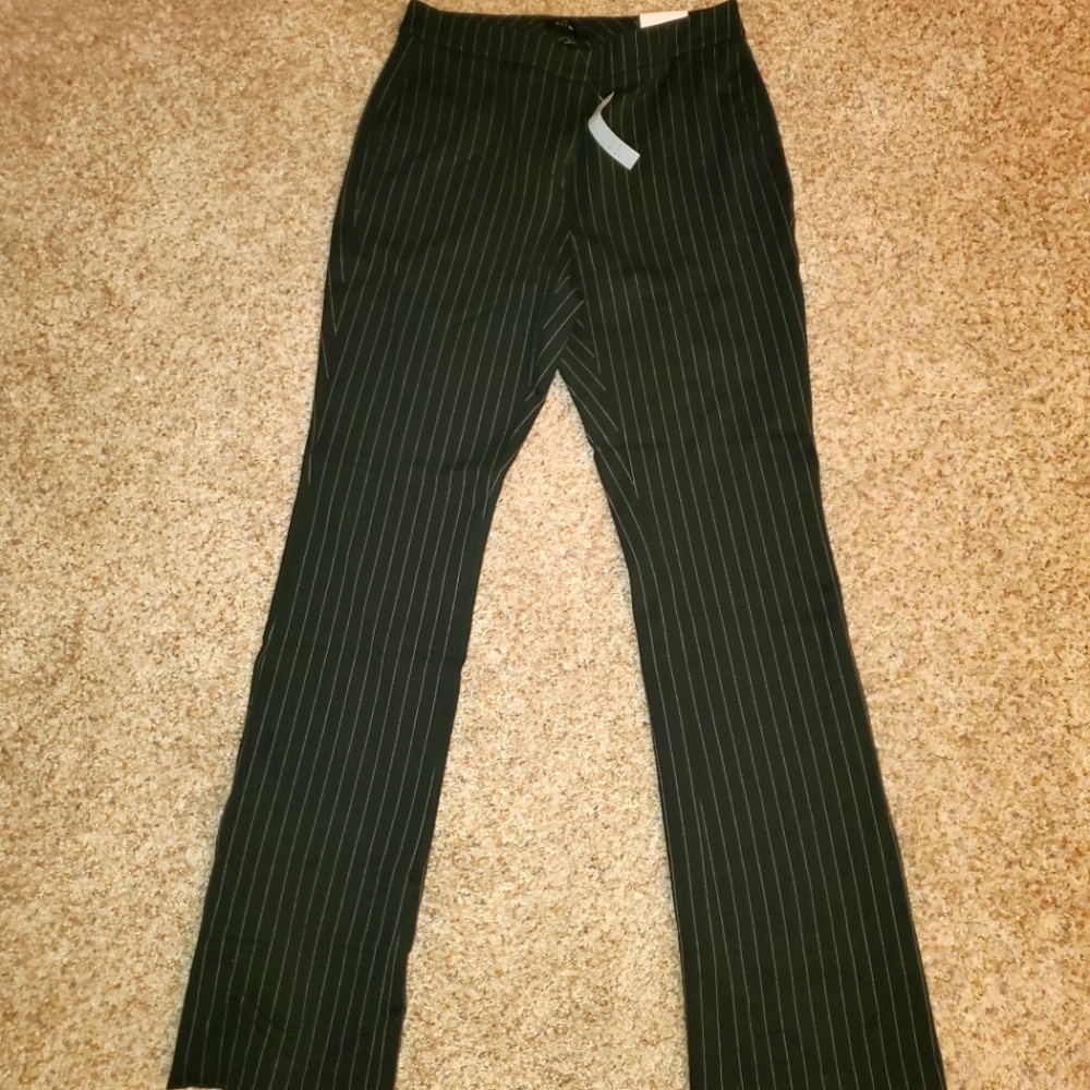 White House Black Market size 6 slim pinstripe pants